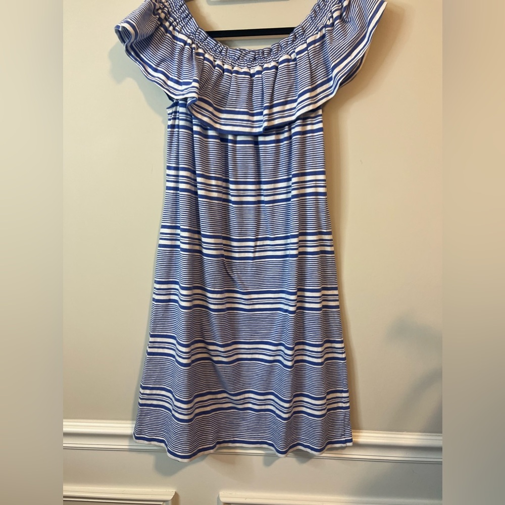 Vineyard vines blue and white striped off the shoulders dress size medium